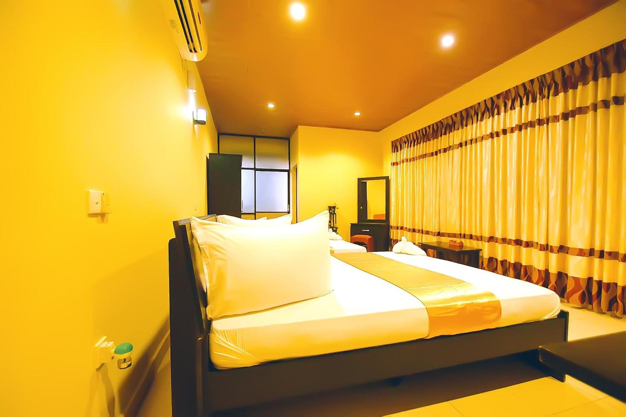 Gunners Club Hotel Minneriya Bagian luar foto