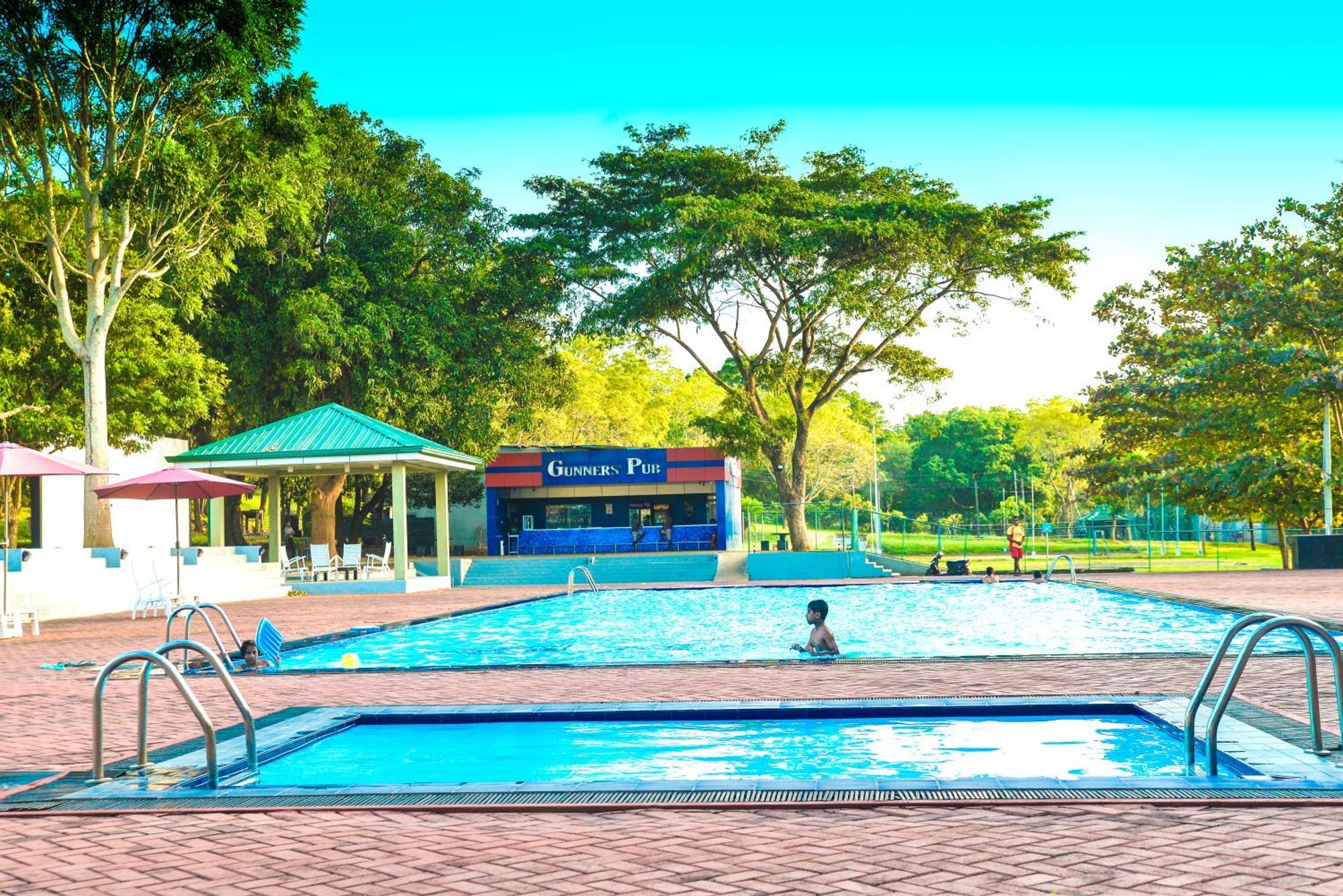 Gunners Club Hotel Minneriya Bagian luar foto