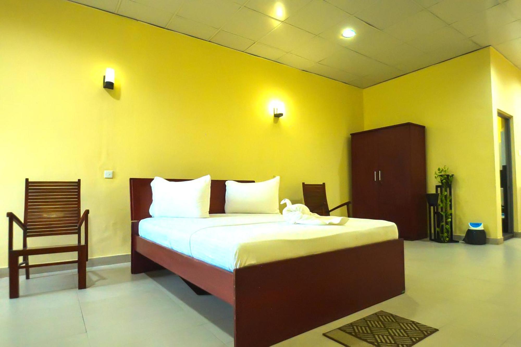 Gunners Club Hotel Minneriya Bagian luar foto