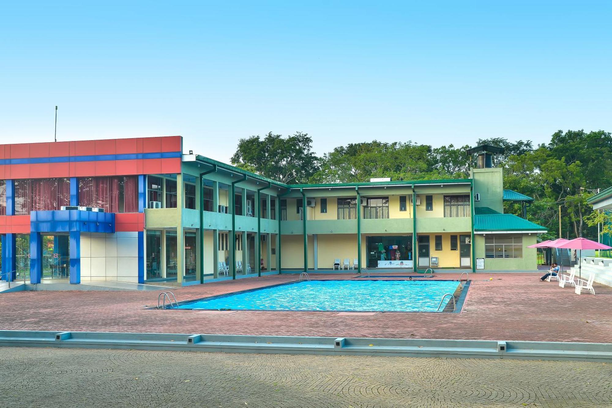 Gunners Club Hotel Minneriya Bagian luar foto