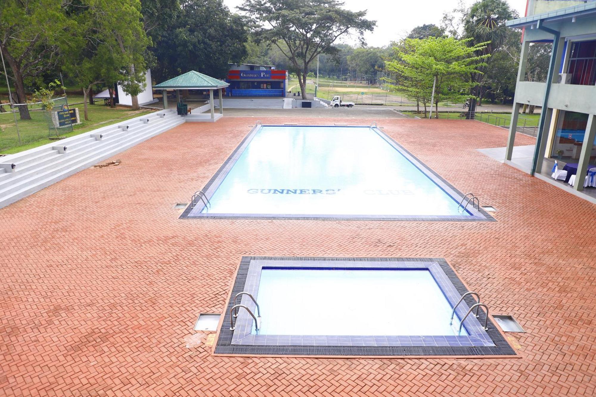 Gunners Club Hotel Minneriya Bagian luar foto